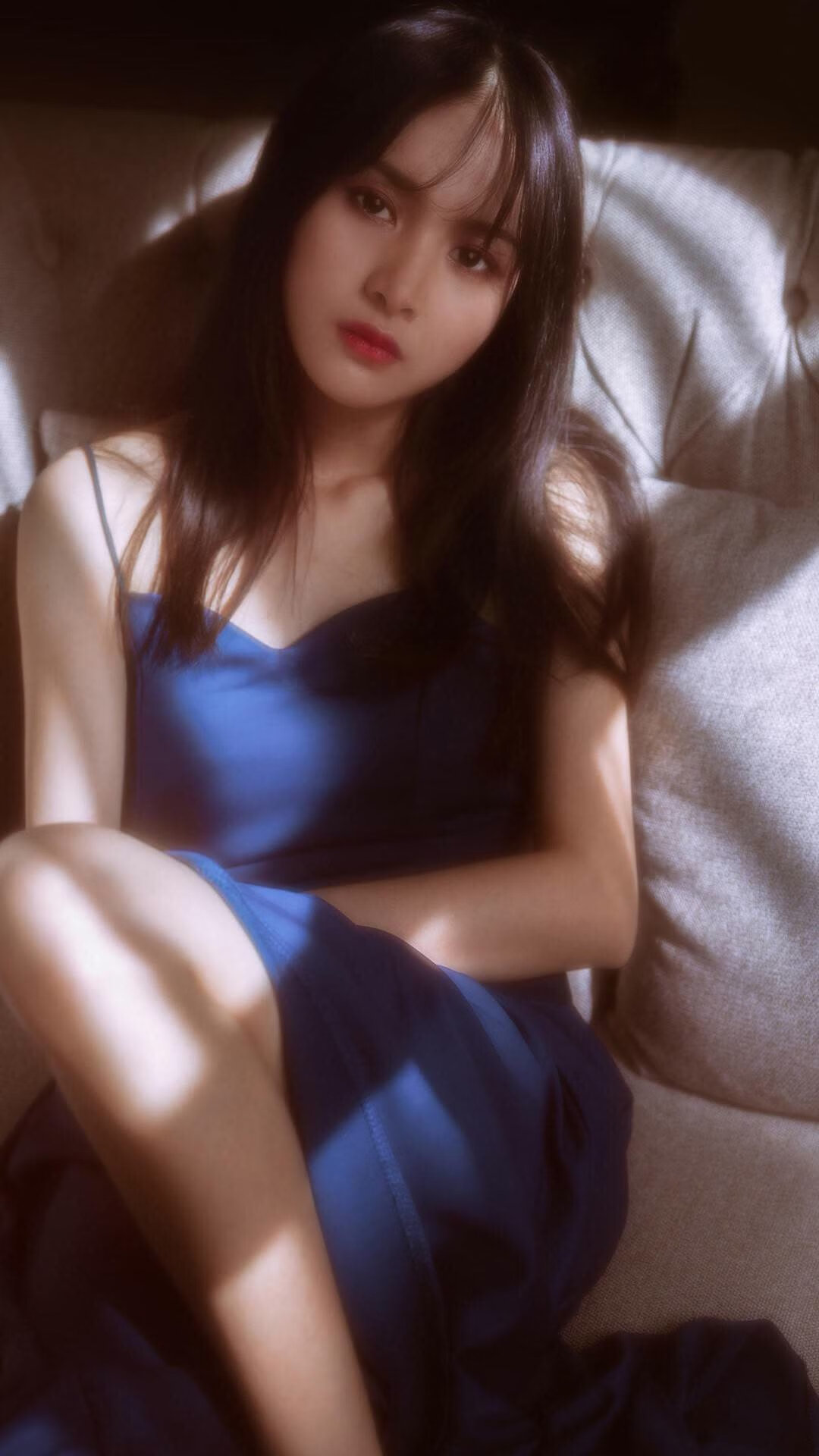 女子足球推广活动深入校园激发学生参与热情，以某大学推广足球活动为主题的简报